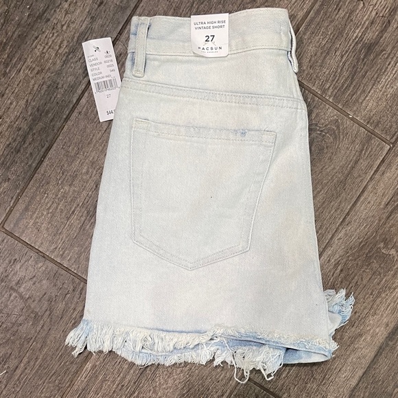 PacSun Pants - NWT PacSun Light Wash Ultra high rise Vintage Frayed Denim Shorts size 27